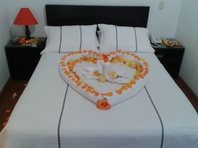 Hotel Real Estacion Bogotá 3*,